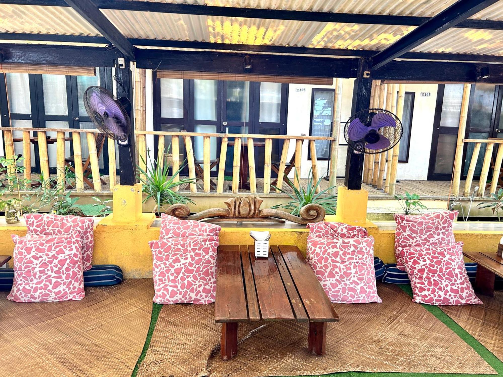 Lazy Dog Bed & Breakfast Balabag  Ngoại thất bức ảnh