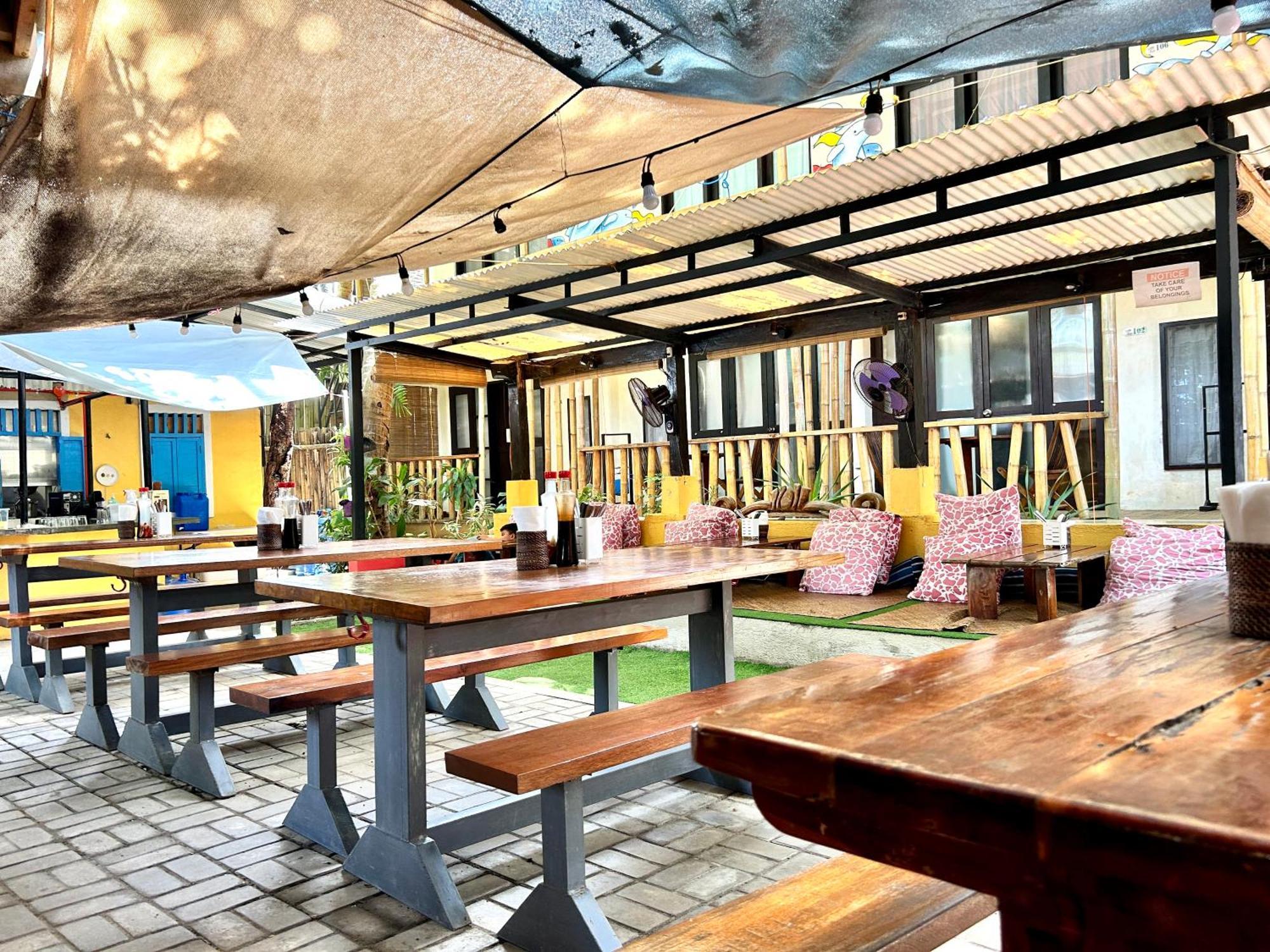Lazy Dog Bed & Breakfast Balabag  Ngoại thất bức ảnh