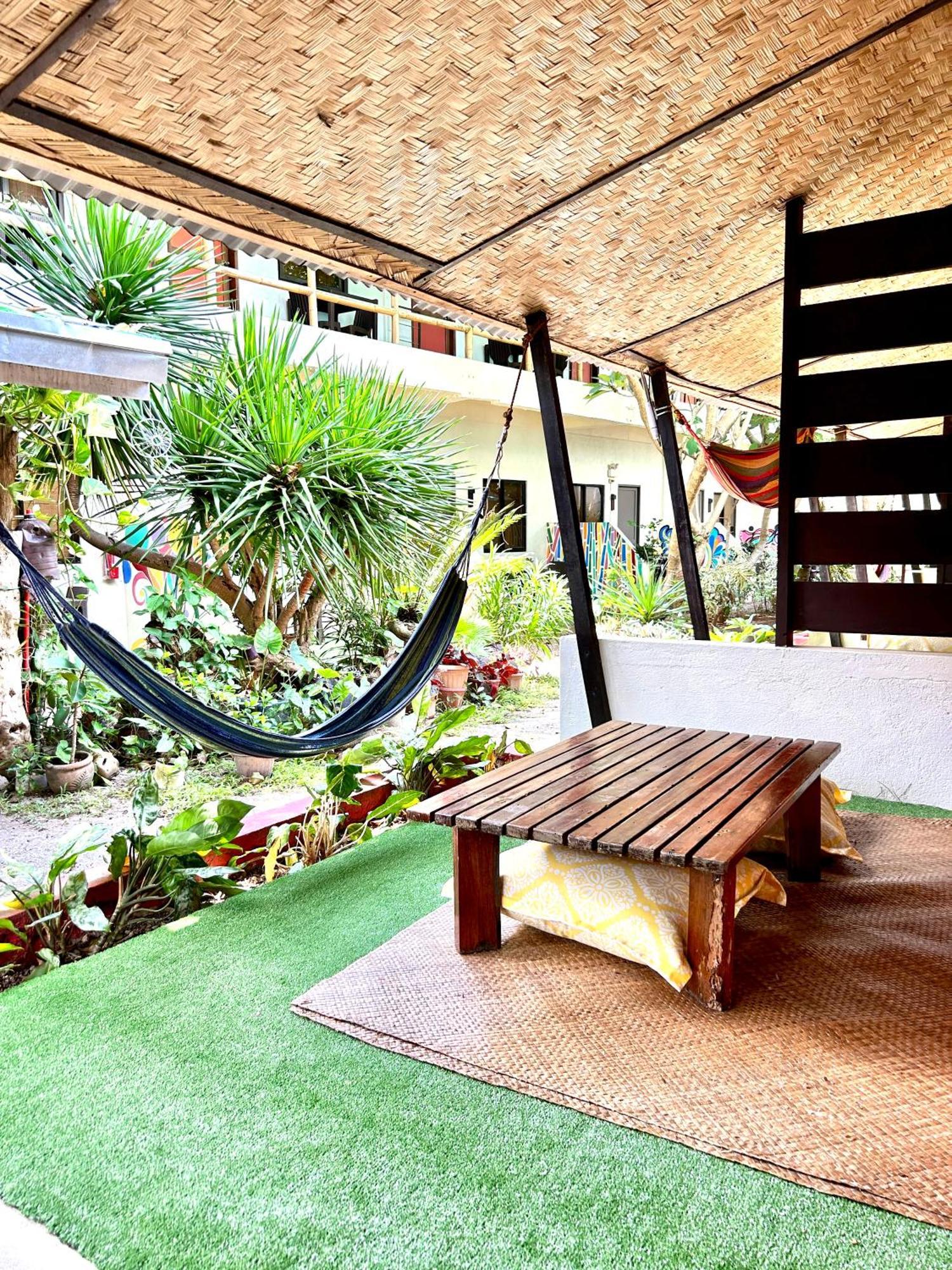 Lazy Dog Bed & Breakfast Balabag  Ngoại thất bức ảnh