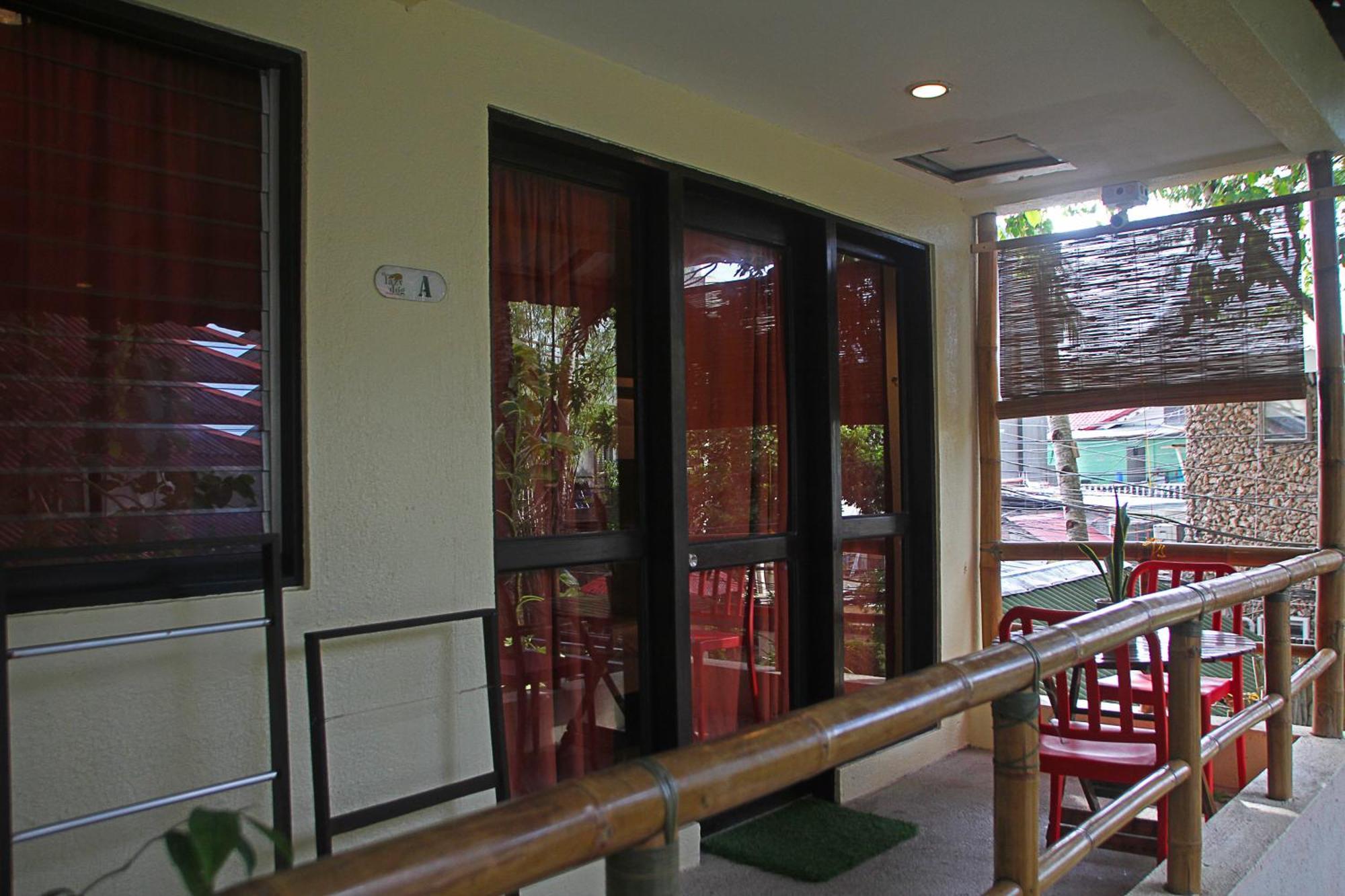 Lazy Dog Bed & Breakfast Balabag  Ngoại thất bức ảnh