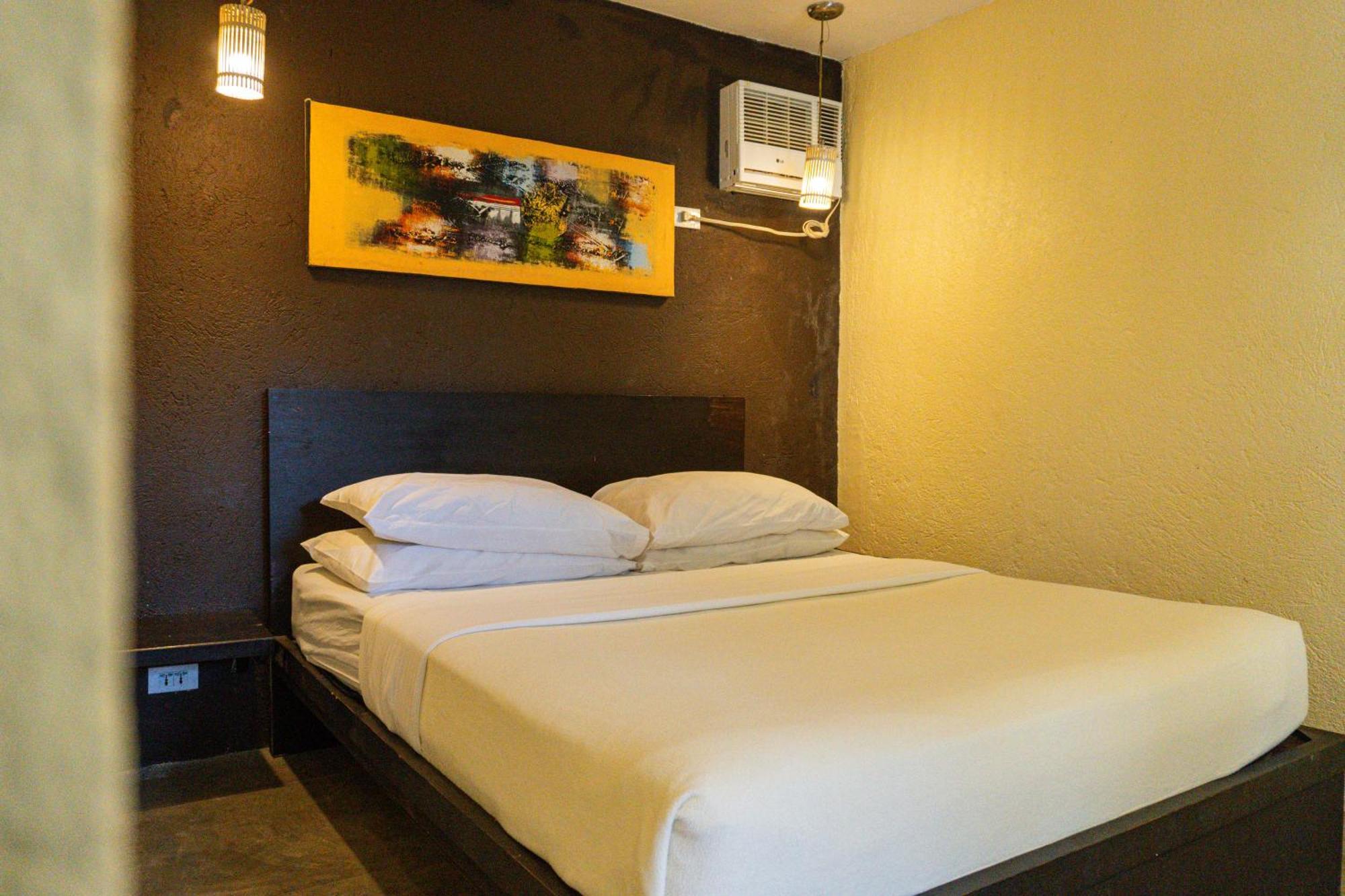 Lazy Dog Bed & Breakfast Balabag  Ngoại thất bức ảnh