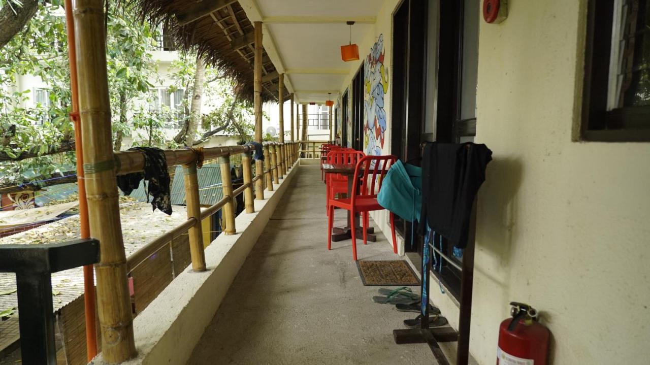 Lazy Dog Bed & Breakfast Balabag  Ngoại thất bức ảnh
